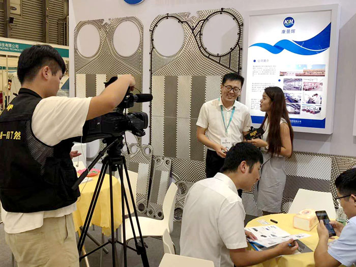 工業廢水處理廠家康景輝上海展會現場新聞媒體采訪 工業廢水處理廠家康景輝上海展會現場新聞媒體采訪